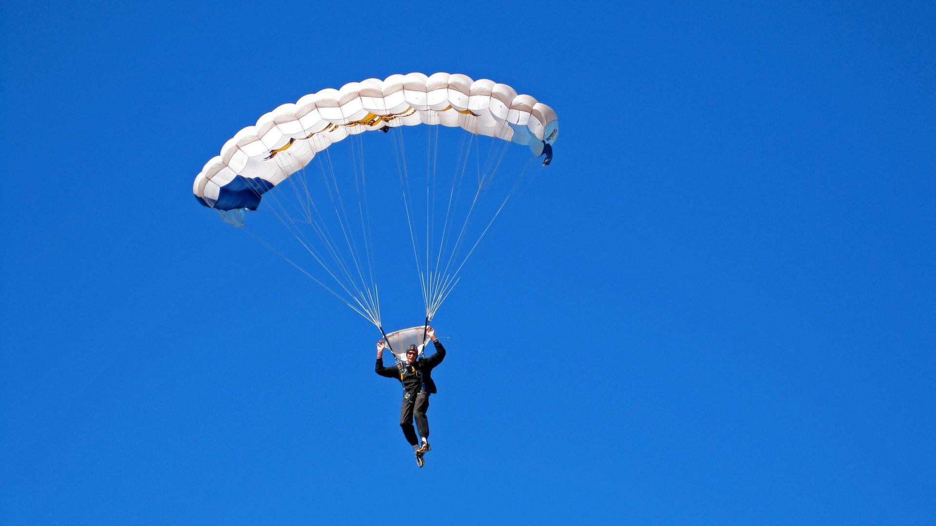铁血防守定江山，小贾伦如何用死亡缠绕锁死深圳队进攻引擎？