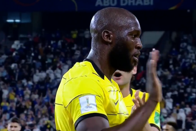 哥伦比亚正面击溃加纳，卢卡库在欧冠决赛接管比赛