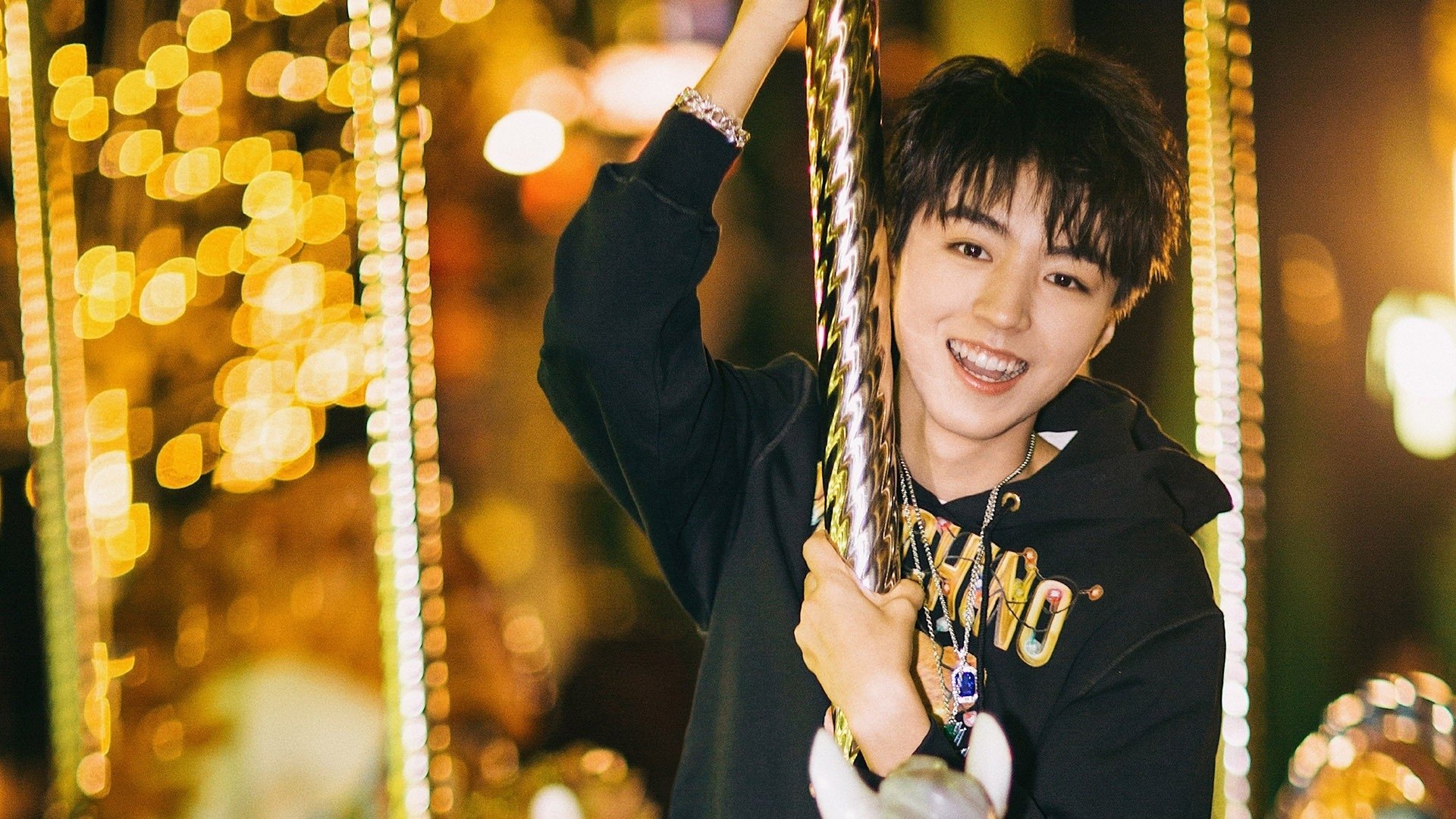 一球封神!拉梅洛在魔术对阵上海队的焦点战中,用极限后仰三分完成自我证明