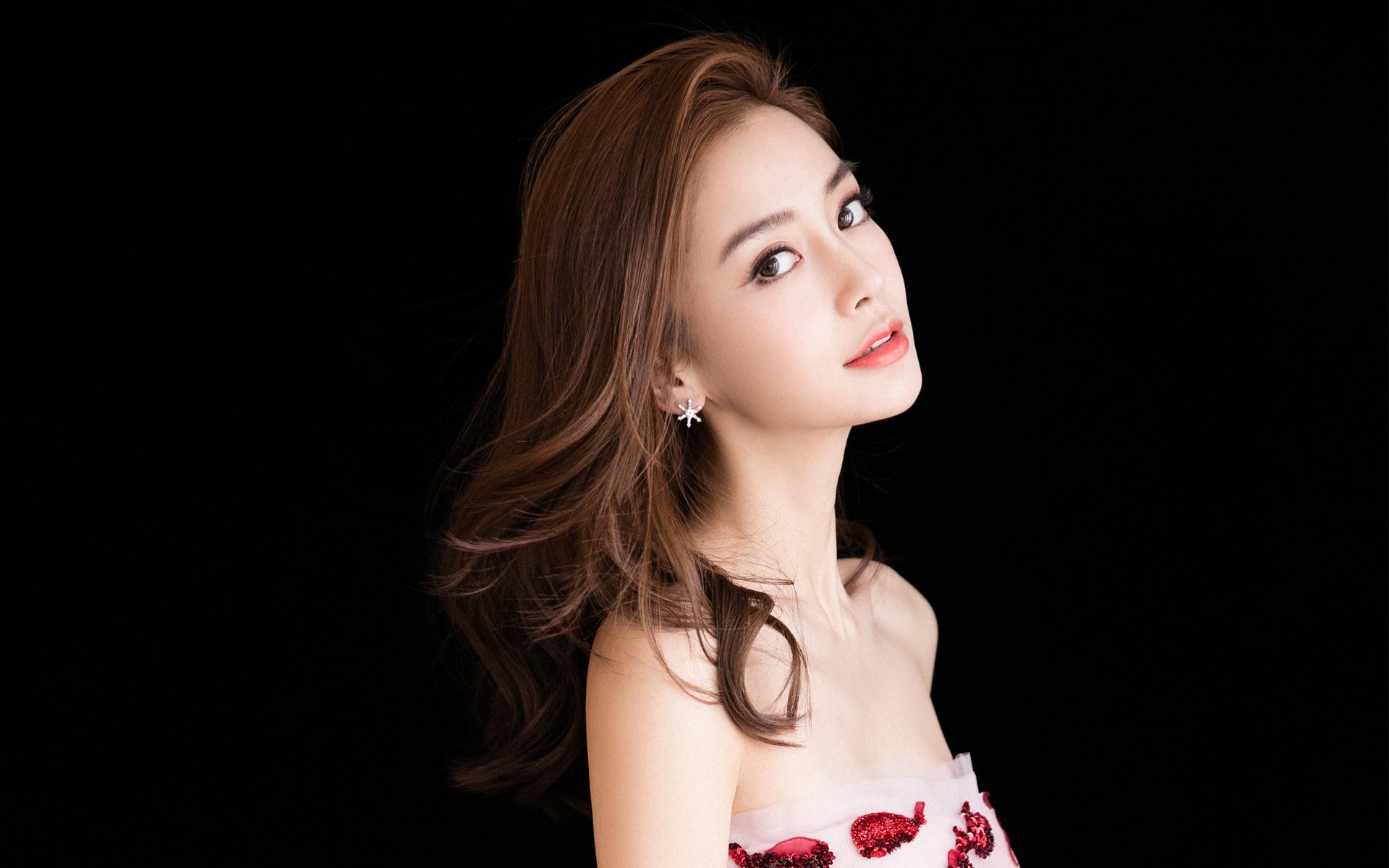 撕裂两大豪门，瘦小身躯里住着巨人，一战封神，加维的价值远超金元